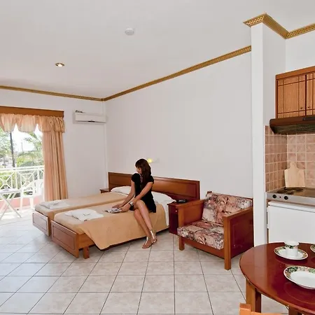 Angelina & 3* Sidárion